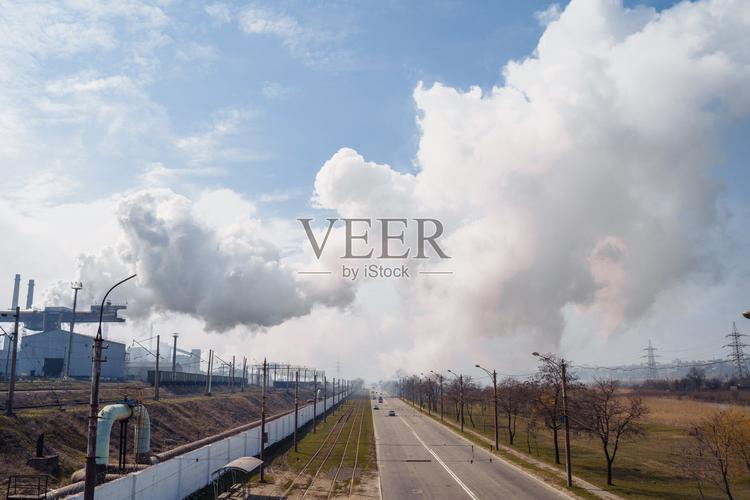 工业区大气环境污染的警示与防治 从有害排放到清洁未来的必由之路